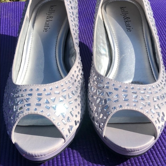 Kelly & Katie sequined shoes - Picture 1 of 8